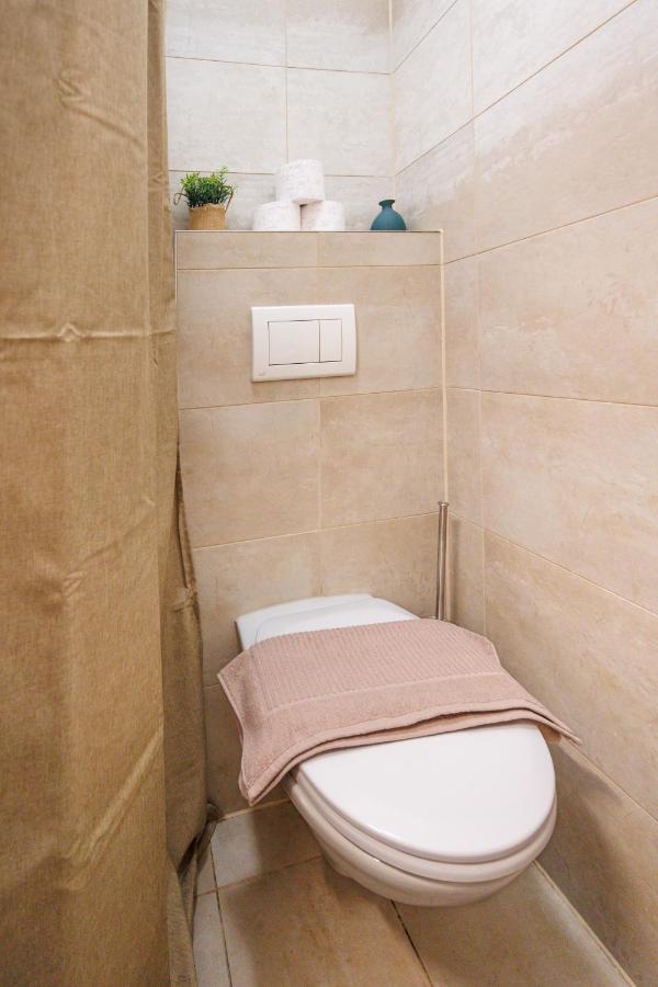 Cozy Market-Square Retreat Located In The Heart Of The 10Th District Viena Exterior foto